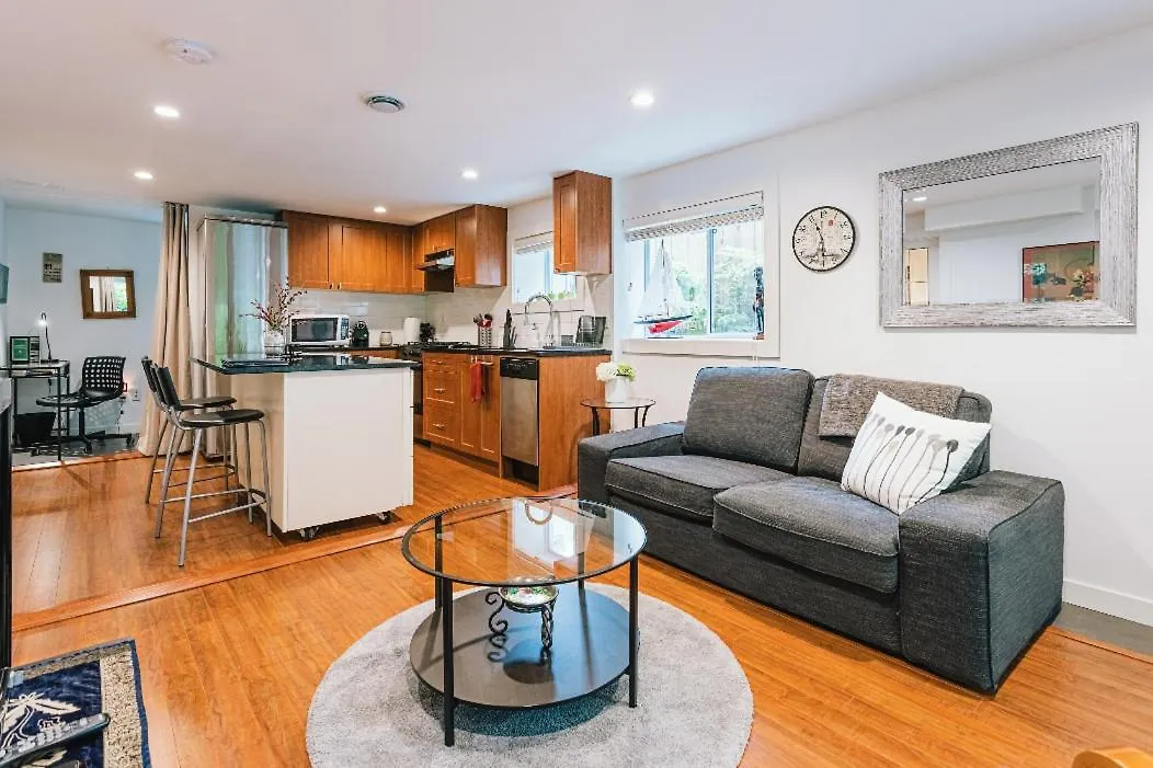 West Side 1Br Dunbar Garden Suite Vancouver Canada